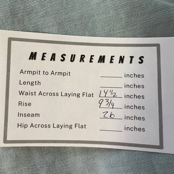 Light Wash Skinny Crop Jeans - Women's - Picture 14 of 14